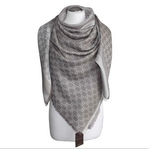 Gucci • Grey Scarf